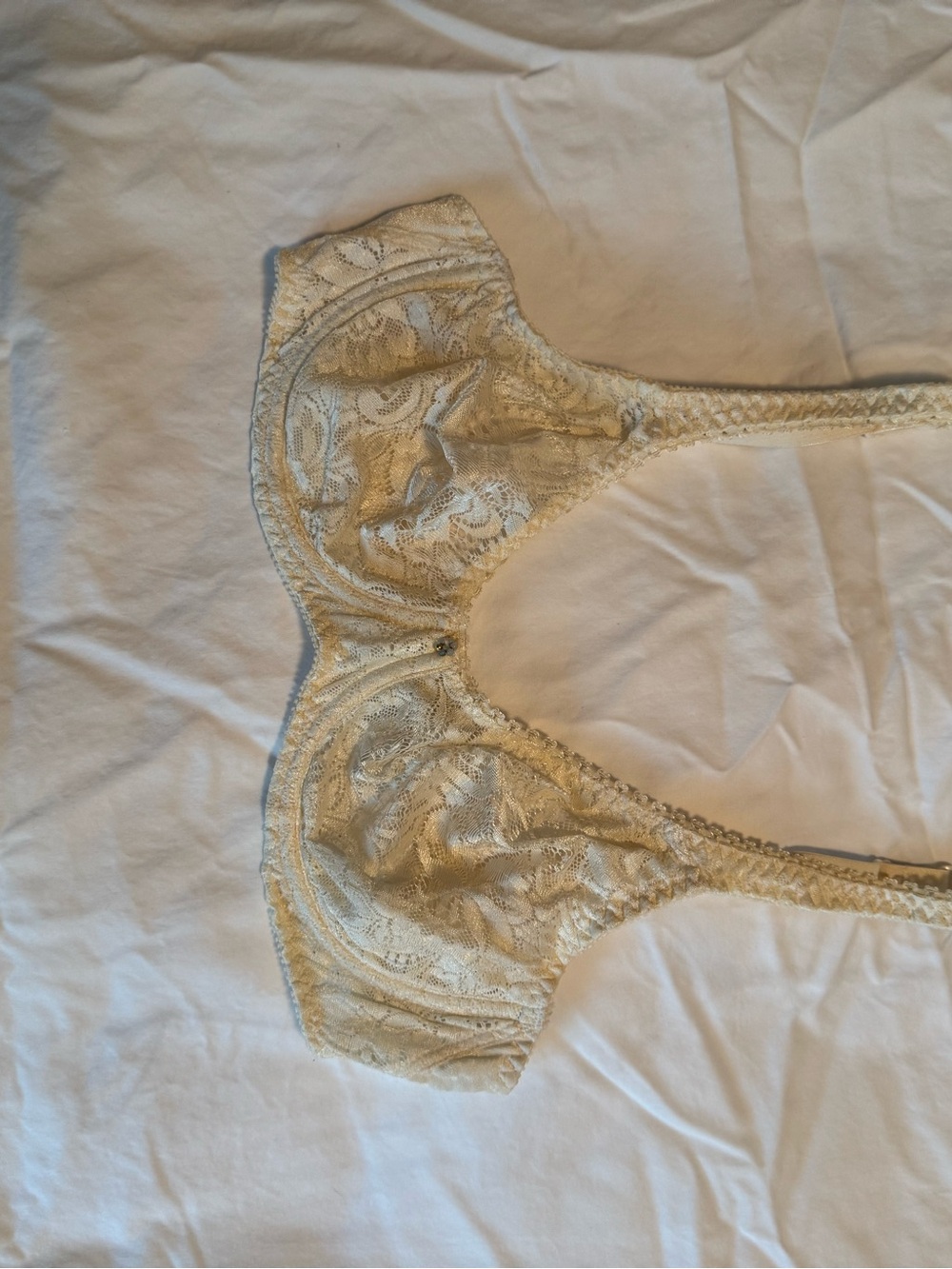 Wacoal and Vogue Lace Underwire Bra Trio in Ivory, Nude, and Black Size 36C - Picture 11 of 15